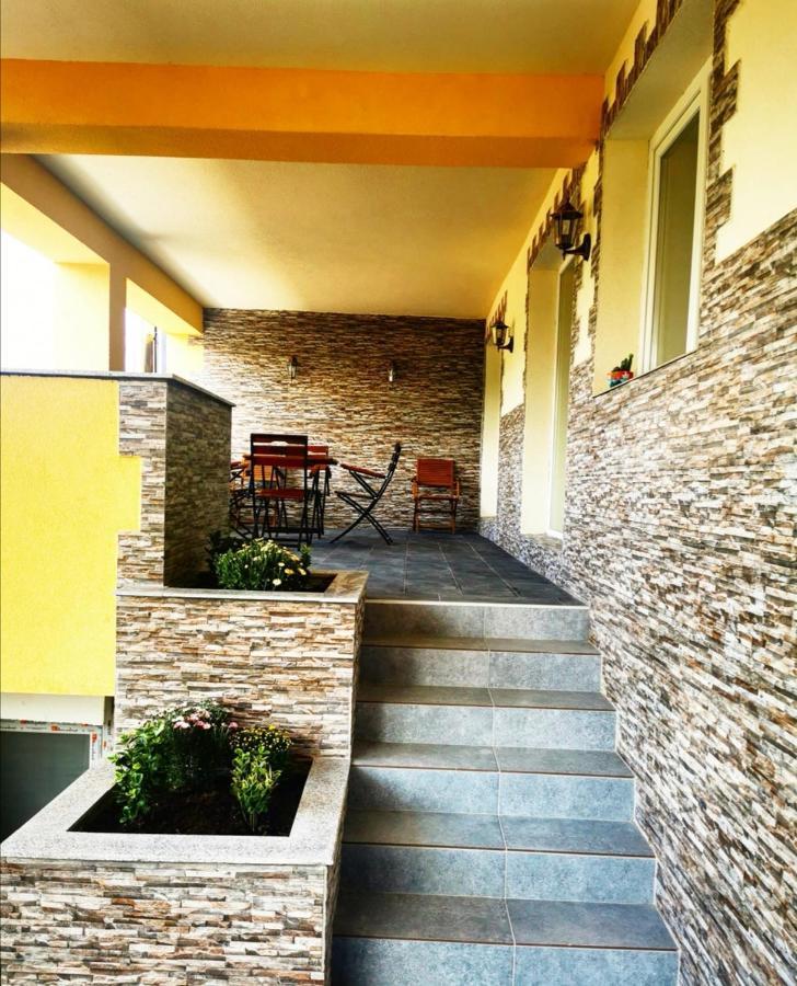 Doftana Apartaments Teşila Buitenkant foto