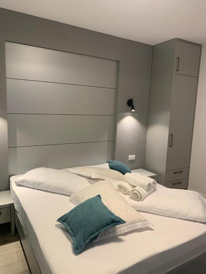 Doftana Apartaments Teşila Buitenkant foto